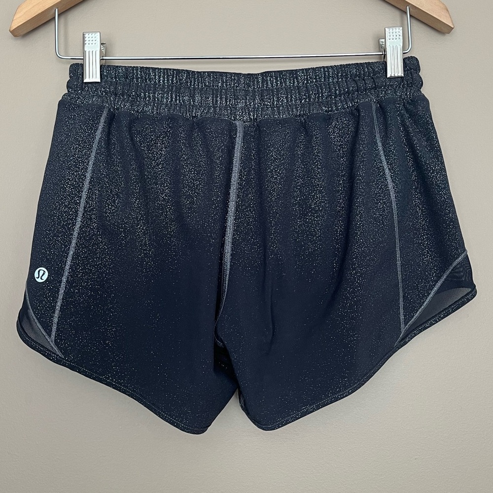 {Lululemon} Hotty Hot Short II Long 4" in Luminosity Foil Print Black Silver - 4 - Picture 4 of 10